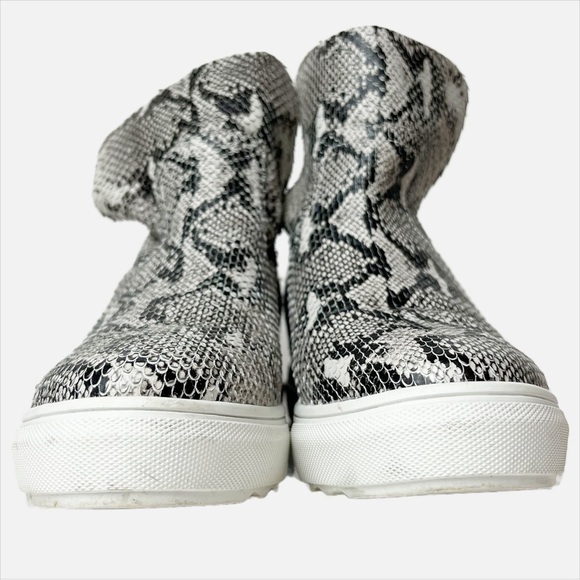 J Slides Posh Hidden Wedge Sneakers 8 gray white snake reptile slip-on platform - Picture 5 of 11